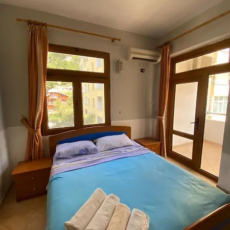 Hotel Shqiponja *